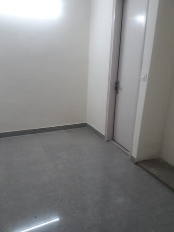 Master Bedroom in 3 BHK Builder Floor at Arjun Nagar – for Rent