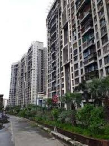 Living Room in 1.5 BHK Apartment at Neptune Living Point, Bhandup West – for Rent