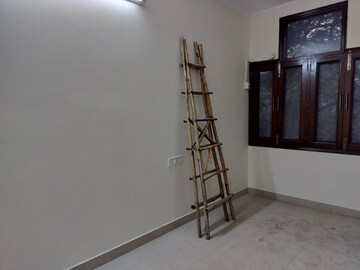 Master Bedroom in 5 BHK Apartment at Sarita Vihar – for Rent