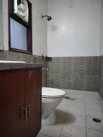 5 BHK Apartment – Exterior View View at Sarita Vihar - for Rent