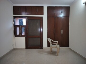 Master Bedroom in 5 BHK Apartment at Sarita Vihar – for Rent