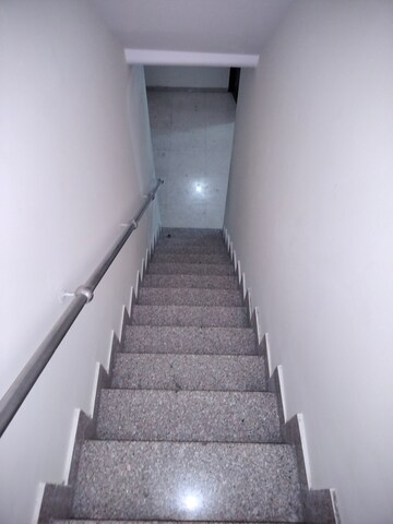 Furnished Amenities in 5 BHK Apartment at Sarita Vihar – for Rent