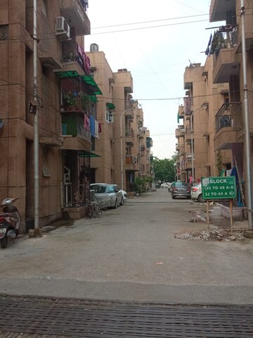 1 RK Apartment For Rent in RWA Apartments Sector 45, Sector 45