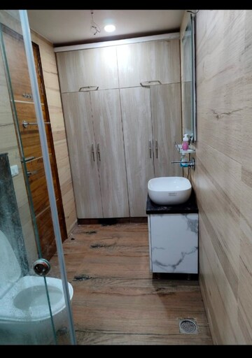 Bathroom in 2 BHK Builder Floor at RWA Residential Society Sector 46, Sector 46 – for Rent