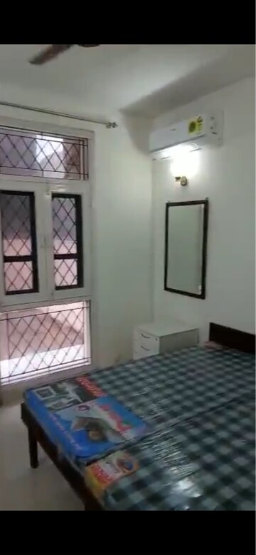 Bedroom in 5 BHK Villa at DLF Pink Town House, Dlf City Phase 3 – for Sale