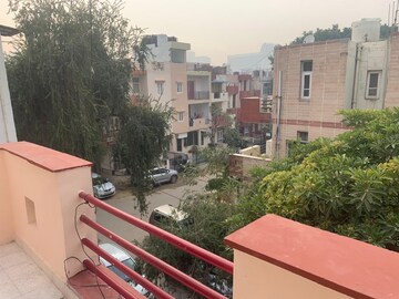 5 BHK Villa – Exterior View View at DLF Pink Town House, Dlf City Phase 3 - for Sale