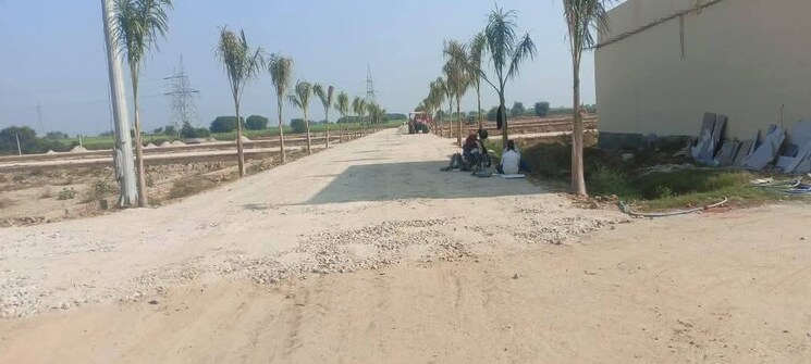 Garden, gennex-city  120 Sq.Yd. Plot In Knowledge Park V Greater Noida Greater Noida 8484382