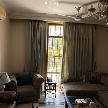 Living Room in 5 BHK Apartment at Sector 10 – for Rent