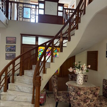 Staircase in 5 BHK Apartment at Sector 10 – for Rent