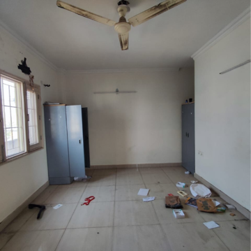 Room in 3 BHK Apartment at Malviya Nagar – for Rent