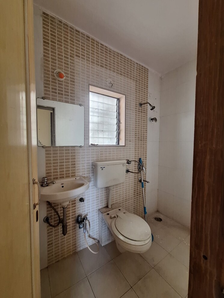 Bathroom, sai-arcade-kalyan 1 Bedroom 525 Sq.Ft. Apartment In Kalyan West Thane 8484430