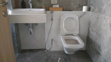 Bathroom in 4 BHK Apartment at Rustomjee Crown, Prabhadevi – for Rent