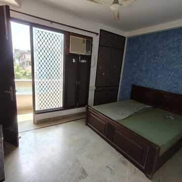 Room in 2 BHK Builder Floor at Malviya Nagar – for Rent