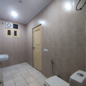 Bathroom in 3 BHK Builder Floor at Malviya Nagar – for Rent