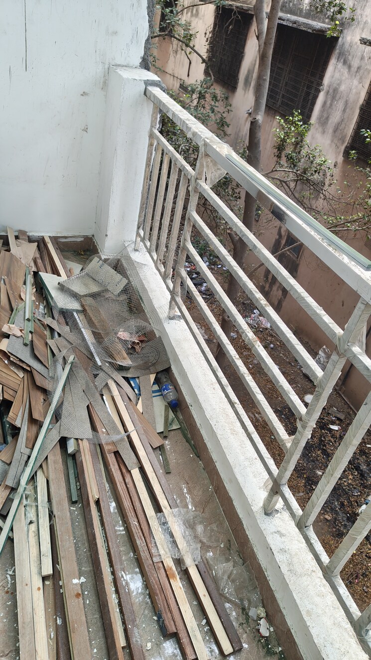 Balcony, khanpur 2 Bedroom 65 Sq.Yd. Builder Floor In Khanpur Delhi 8484560