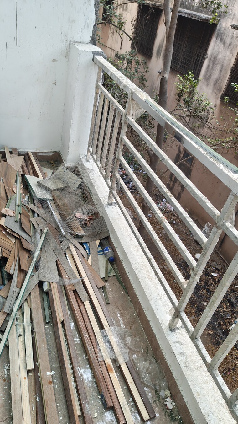 Balcony, khanpur 2 Bedroom 65 Sq.Yd. Builder Floor In Khanpur Delhi 8484560