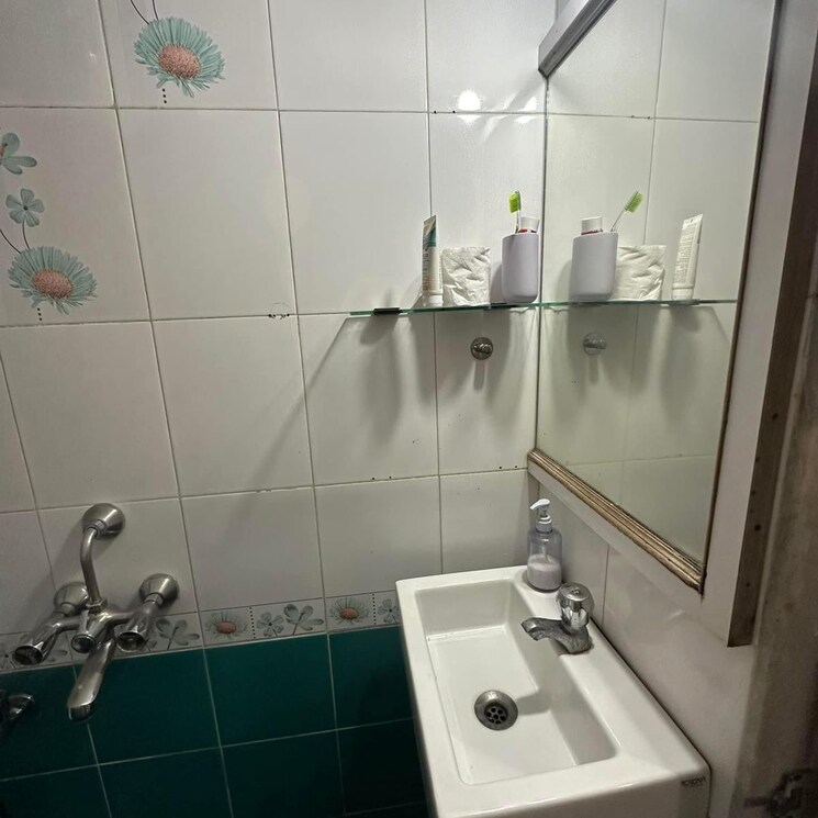 Bathroom, sahil-chs-andheri 1 Bedroom 470 Sq.Ft. Apartment In Sv Patel Nagar Mumbai 8484575