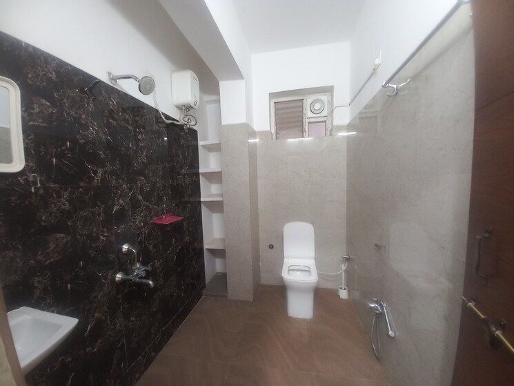 Bathroom, narsingi 3 Bedroom 2043 Sq.Ft. Apartment In Narsingi Hyderabad 8484624