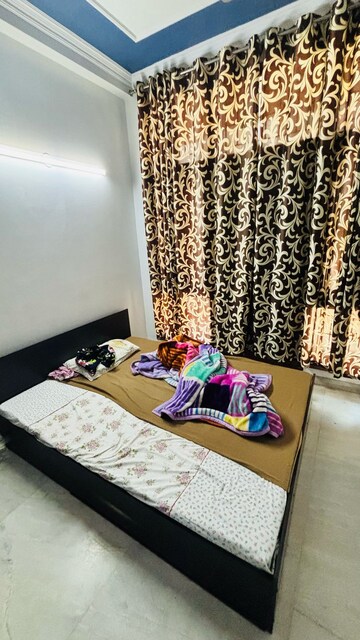 Master Bedroom in 3 BHK Builder Floor at Sector 52 – for Rent