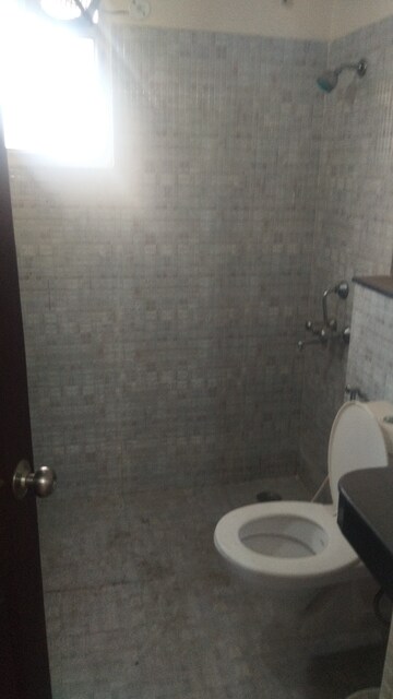 Bathroom in 3.5 BHK Apartment at BBD Green City Sun Breeze Apartments, Gomti Nagar – for Rent