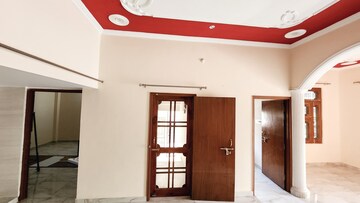 Master Bedroom in 2 BHK Independent House at Gomti Nagar – for Rent