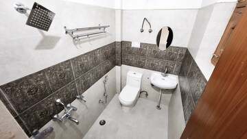 Building Lobby in 2 BHK Independent House at Gomti Nagar – for Rent