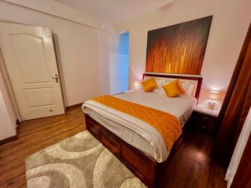 Bedroom in 2.5 BHK Apartment at Shalimar Vista, Gomti Nagar – for Rent