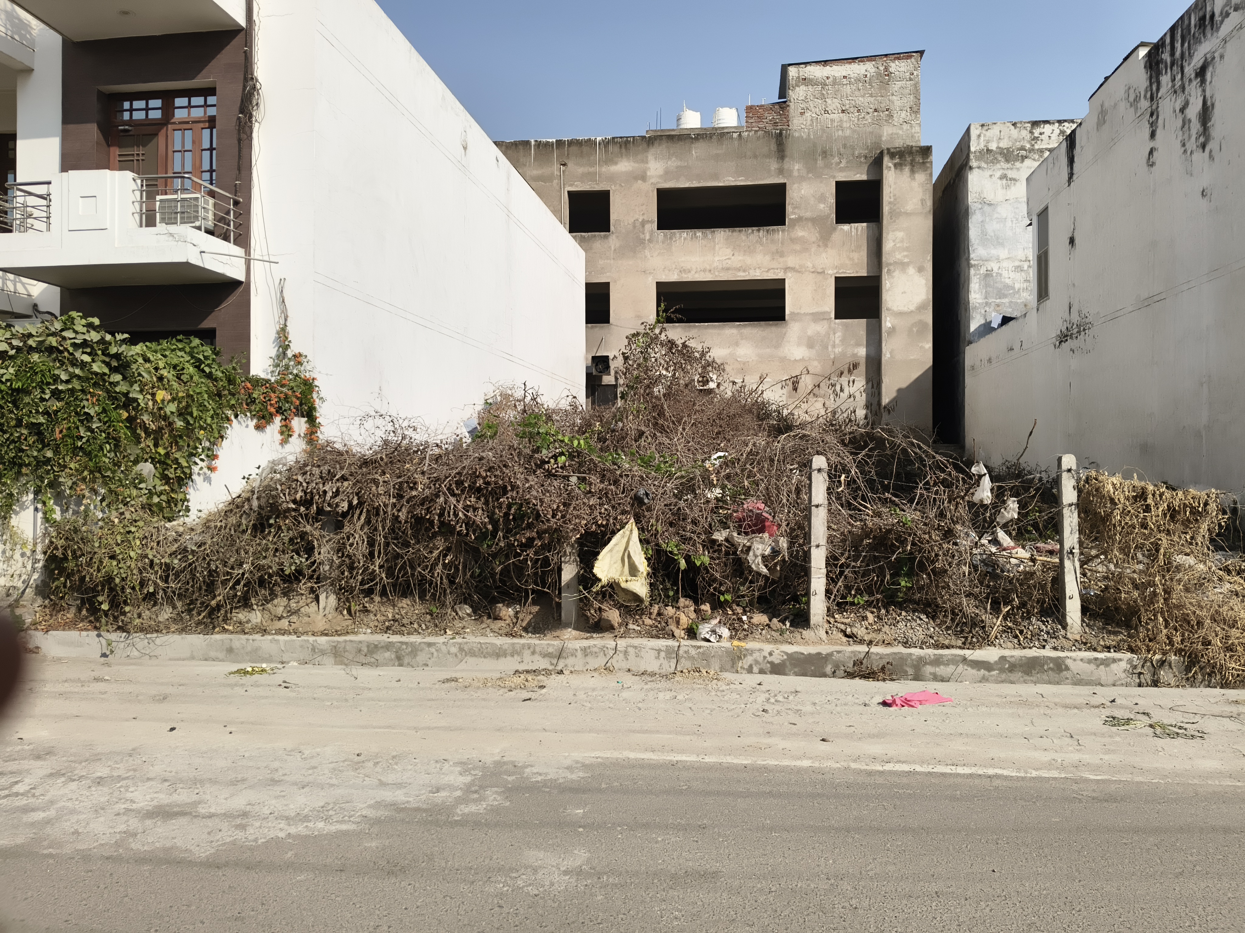 Plot For Sale in Vijayant Khand Gomti Naga