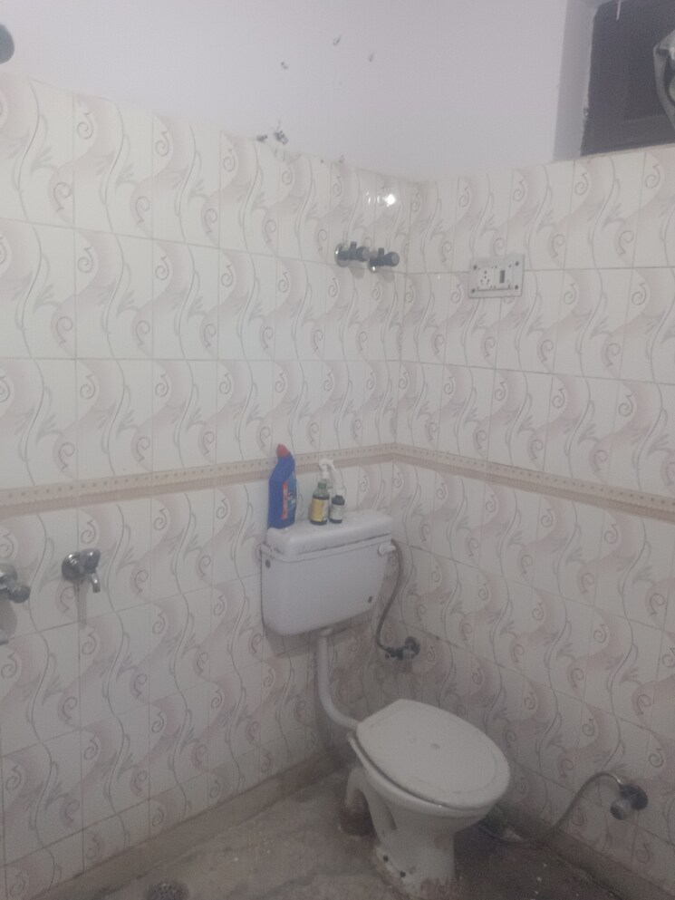 Bathroom, sector 9a 3 Bedroom 2150 Sq.Ft. Independent House In Sector 9a Gurgaon 8484759