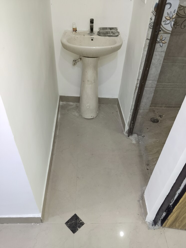 undefined, new ashok nagar 2 Bedroom 500 Sq.Ft. Builder Floor In New Ashok Nagar Delhi 8484803