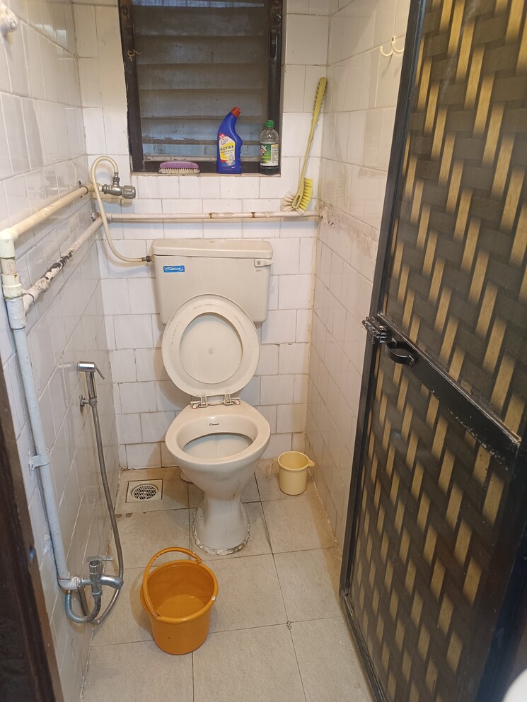 Bathroom, sai-krisan 1 Bedroom 400 Sq.Ft. Apartment In Vartak Nagar Thane 8484823