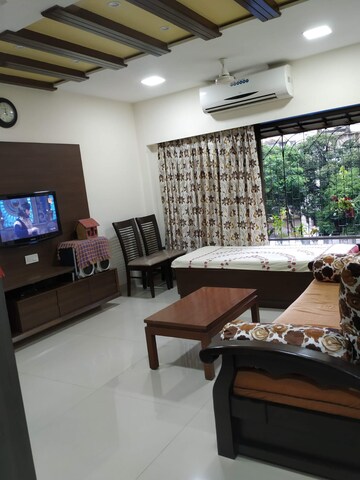 Living Room in 3 BHK Apartment at Mistry Complex, Andheri East – for Rent