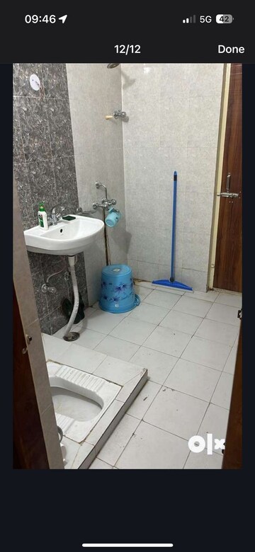 Bathroom in 3 BHK Apartment at Jankipuram – for Rent