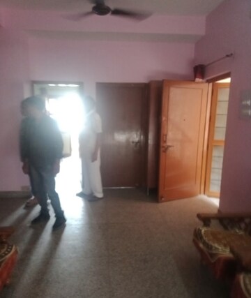 Master Bedroom in 2 BHK Independent House at Aliganj – for Rent