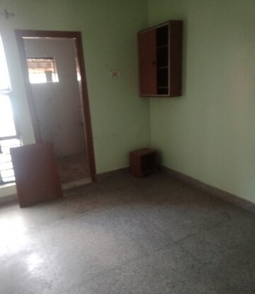 Master Bedroom in 2 BHK Independent House at Aliganj – for Rent