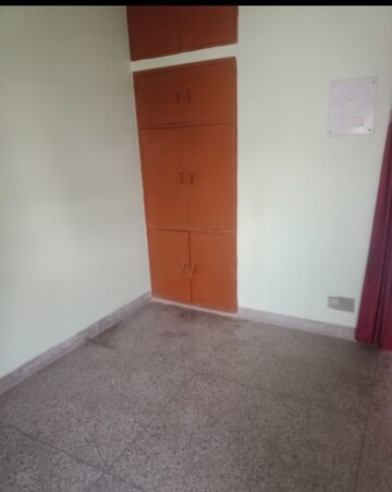 Master Bedroom in 2 BHK Independent House at Aliganj – for Rent