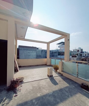 Gym in 2 BHK Villa at Jankipuram – for Rent