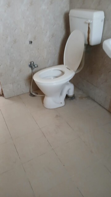 Bathroom in 3 BHK Apartment at Jankipuram – for Rent