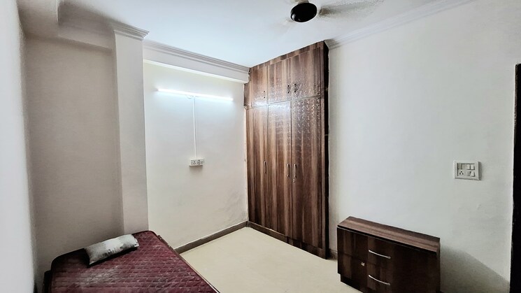 Master Bedroom, khirki extension 3 Bedroom 1000 Sq.Ft. Builder Floor In Khirki Extension Delhi 8484922