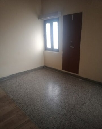 Master Bedroom in 2 BHK Villa at Aliganj – for Rent