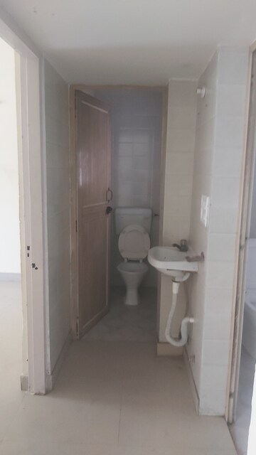 Floor Plan in 2.5 BHK Apartment at Mayur Vihar – for Rent