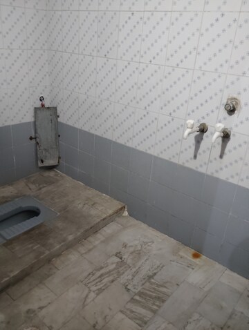 Bathroom in 2 BHK Independent House at Aliganj – for Rent