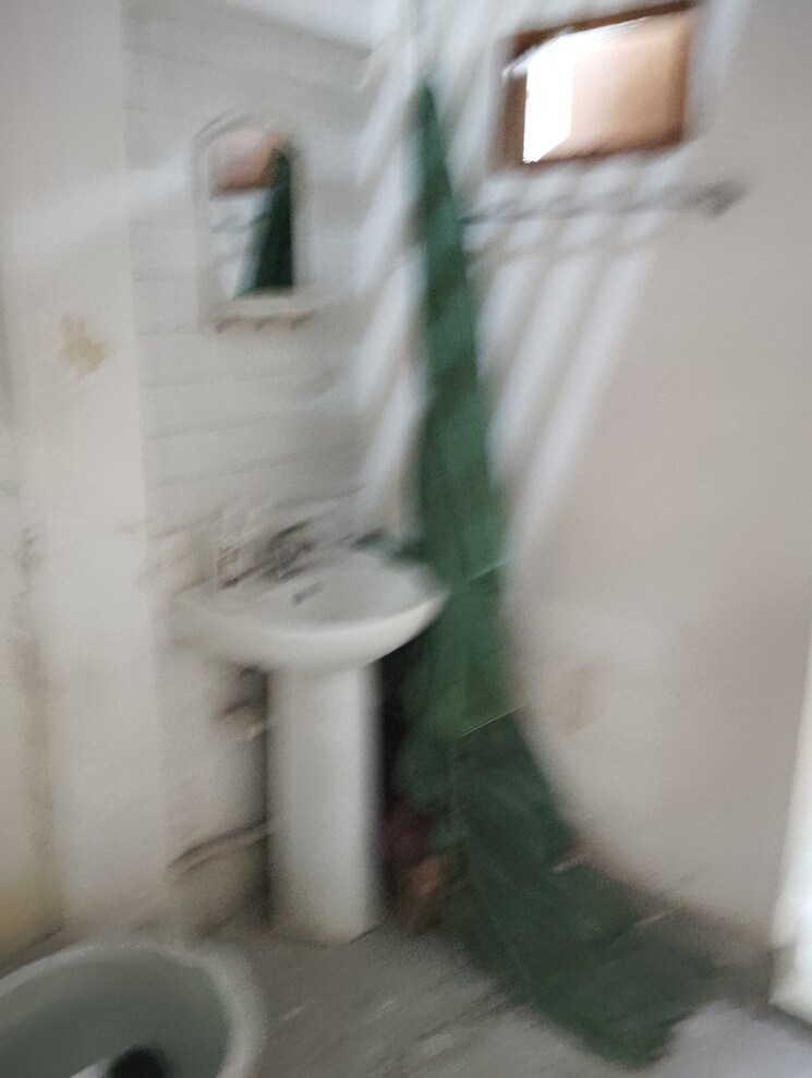 Bathroom, vikas nagar 4 Bedroom 450 Sq.Ft. Independent House In Vikas Nagar Lucknow 8485020