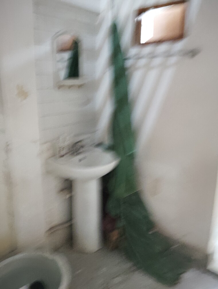 Bathroom, vikas nagar 4 Bedroom 450 Sq.Ft. Independent House In Vikas Nagar Lucknow 8485020