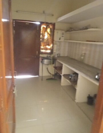 Master Bedroom in 2 BHK Independent House at Aliganj – for Rent