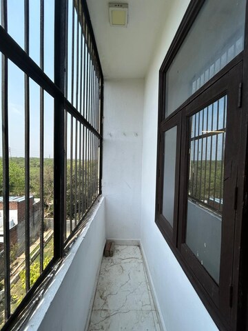 Furnished Amenities in 2 BHK Builder Floor at Saket – for Rent