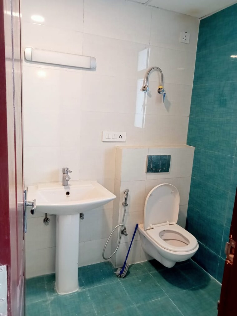 Bathroom, omaxe-waterscapes 3 Bedroom 1775 Sq.Ft. Apartment In Gomti Nagar Lucknow 8485244