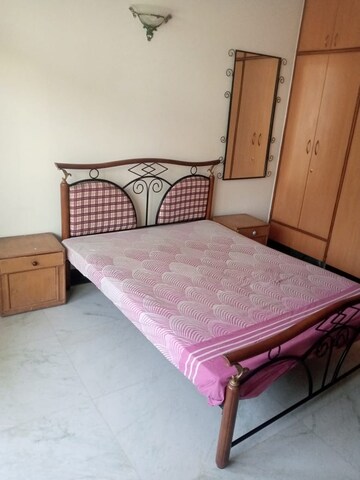 Bedroom in 3 BHK Builder Floor at Unitech South City 1, South City 1 – for Rent