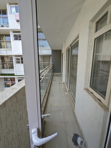 Furnished Amenities in 2 BHK Apartment at Sugee Atharva, Prabhadevi – for Rent