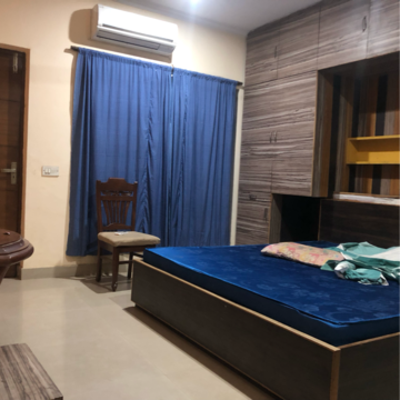 Bedroom in 1.5 BHK Villa at Sector 21 – for Rent